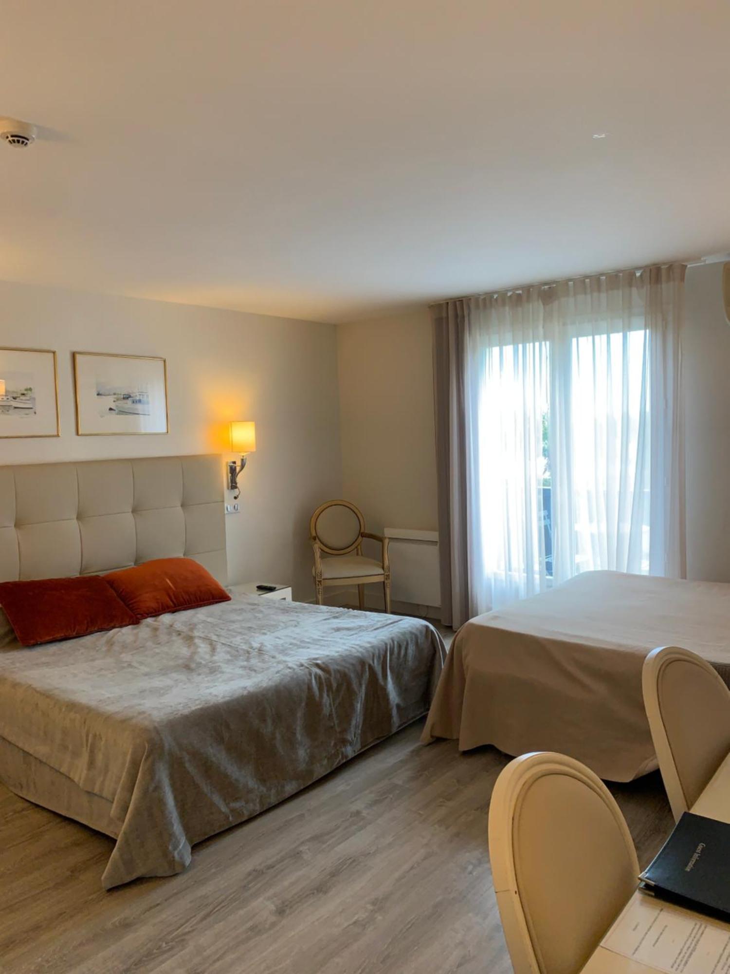 Les Criquets Hotel & Spa Blanquefort  Buitenkant foto