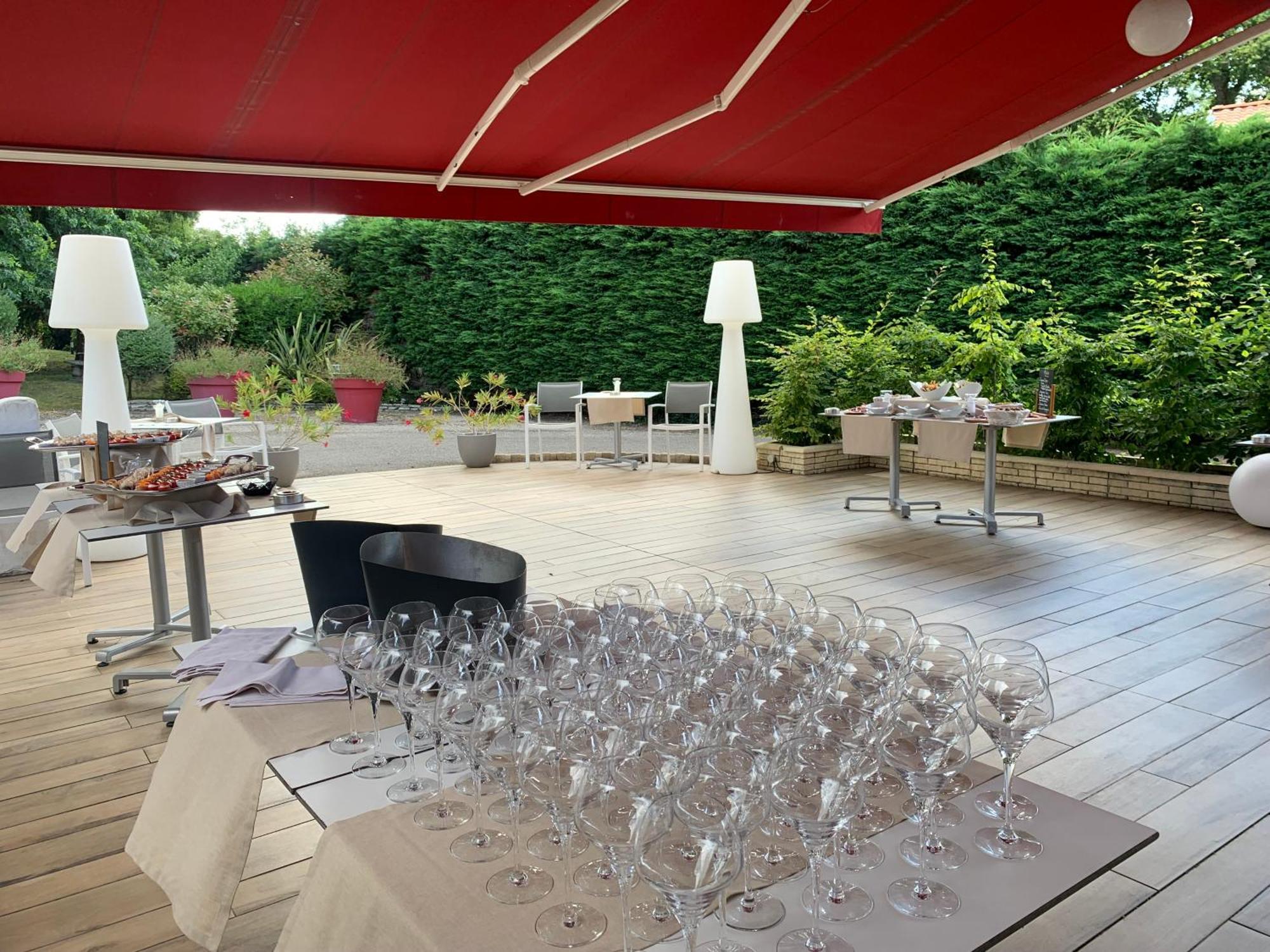 Les Criquets Hotel & Spa Blanquefort  Buitenkant foto