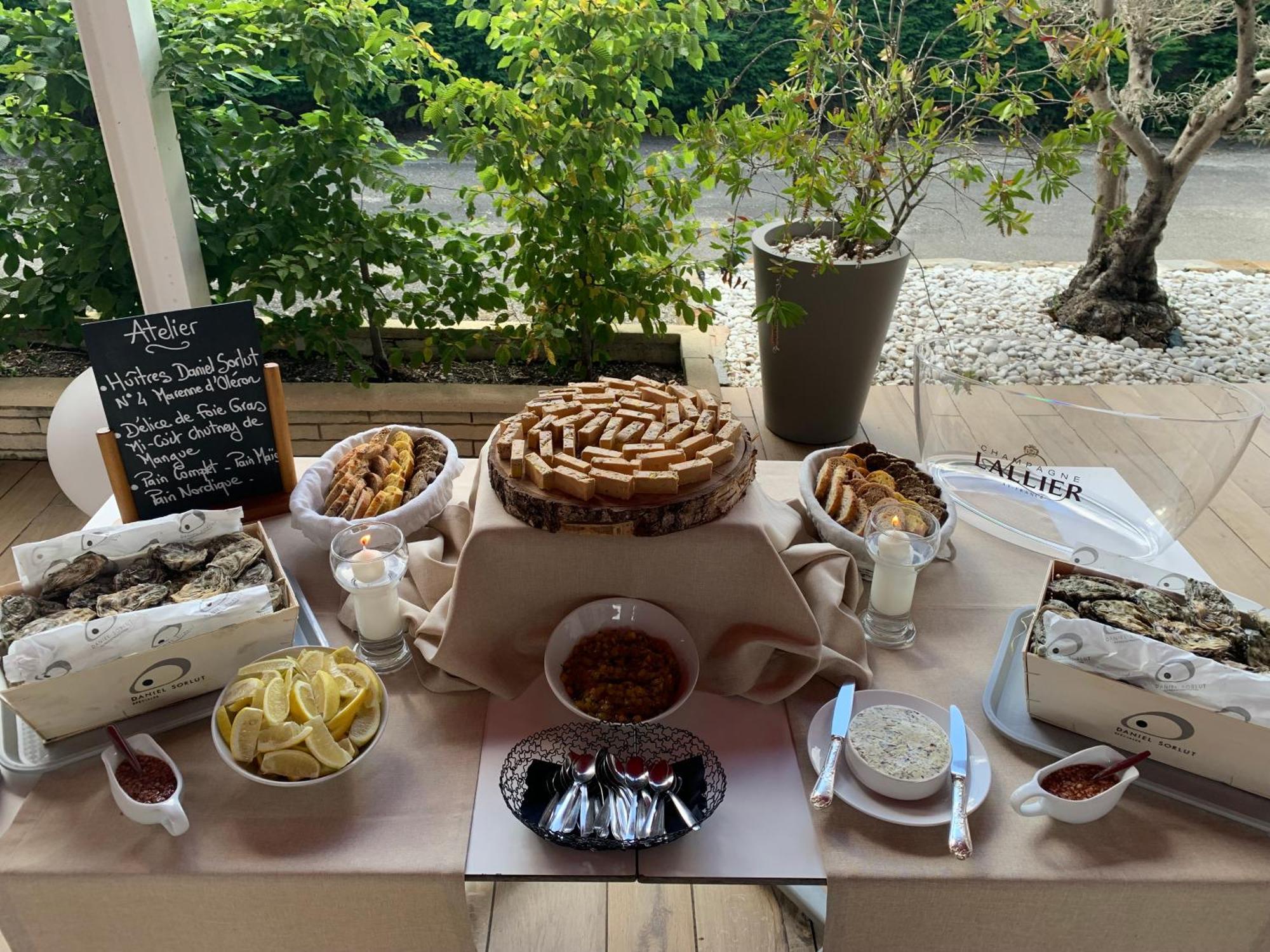 Les Criquets Hotel & Spa Blanquefort  Buitenkant foto