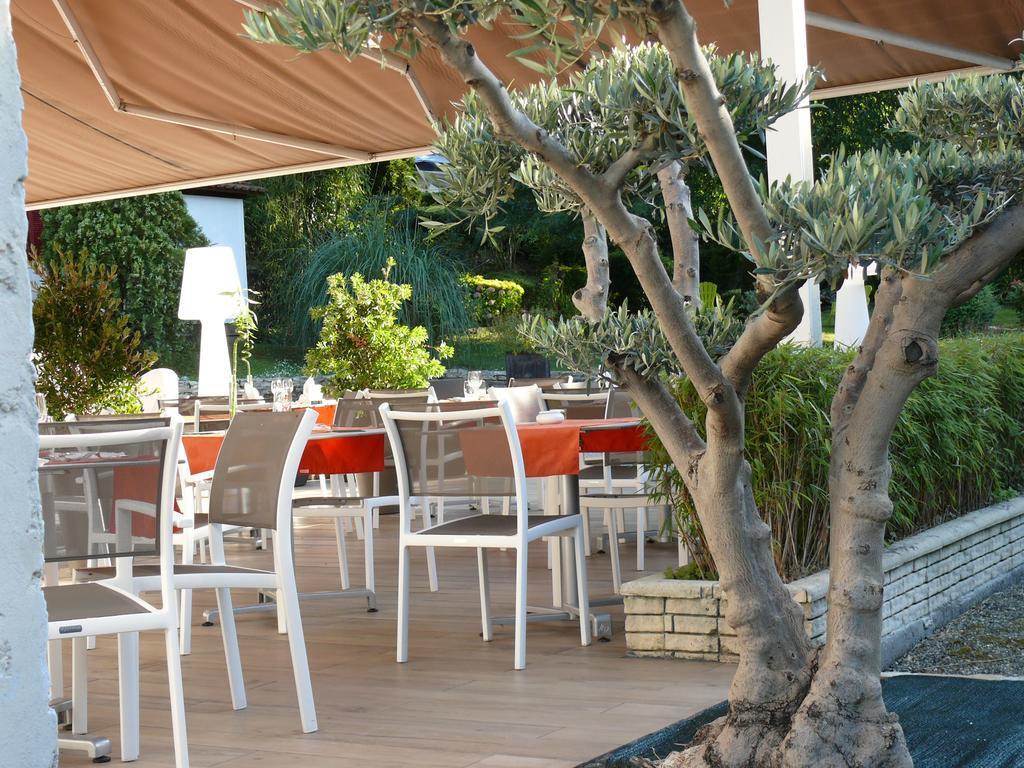 Les Criquets Hotel & Spa Blanquefort  Buitenkant foto