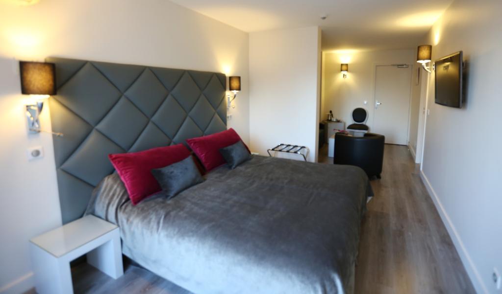 Les Criquets Hotel & Spa Blanquefort  Buitenkant foto