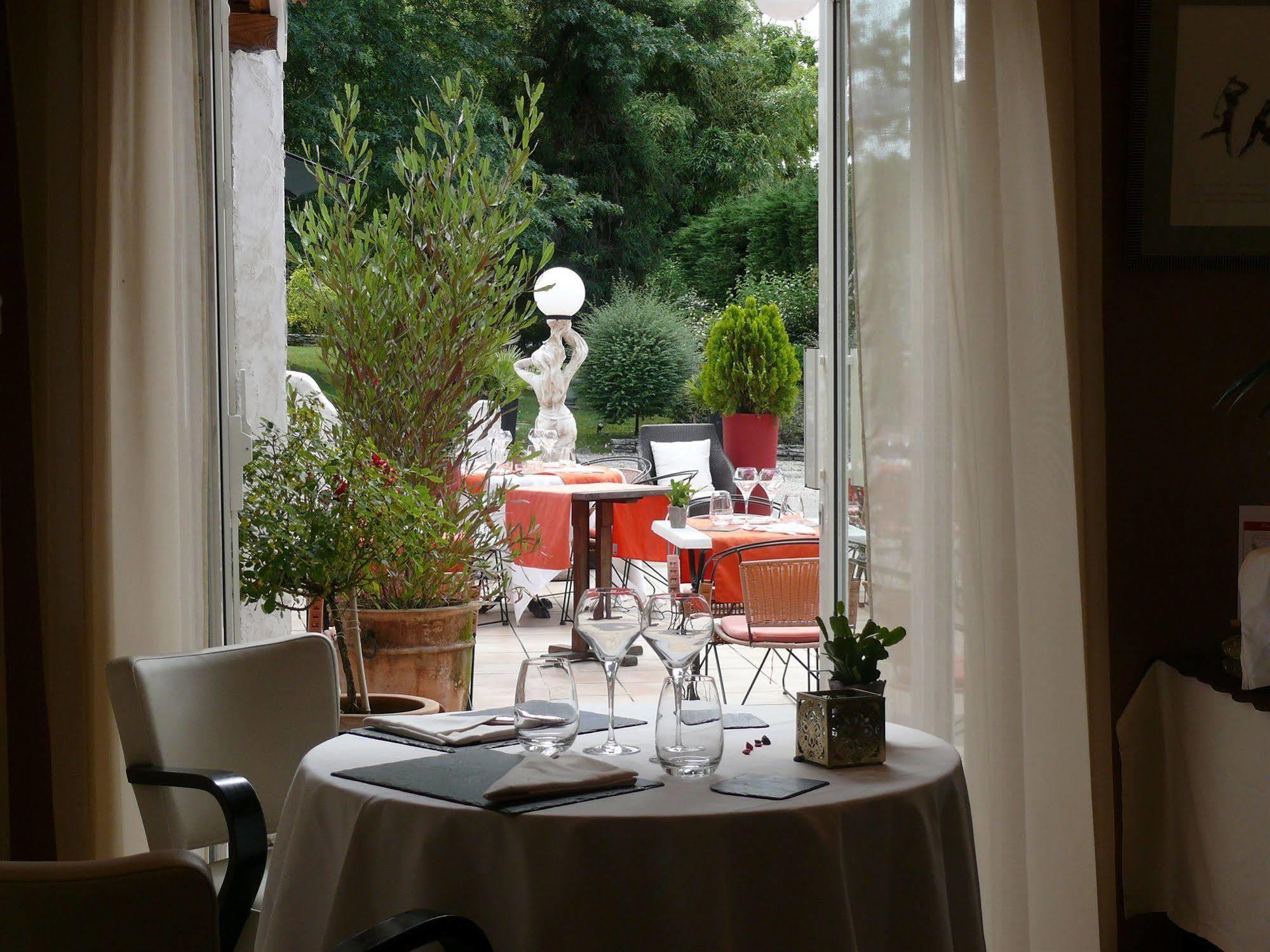 Les Criquets Hotel & Spa Blanquefort  Buitenkant foto