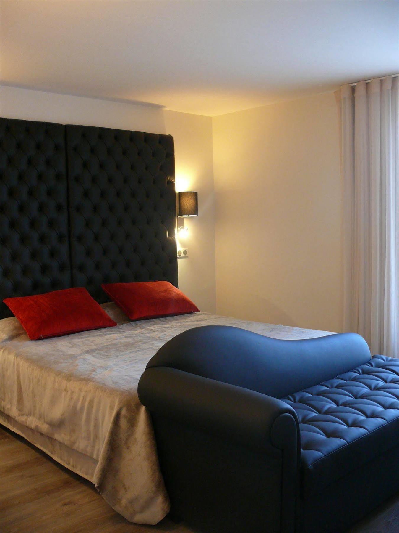 Les Criquets Hotel & Spa Blanquefort  Buitenkant foto